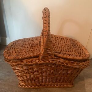 Vintage Woven Brown Picnic Basket